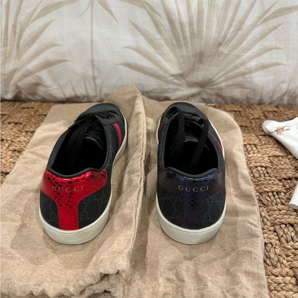 Gucci Men’s Monogram Low Top Sneakers - Picture 3 of 5